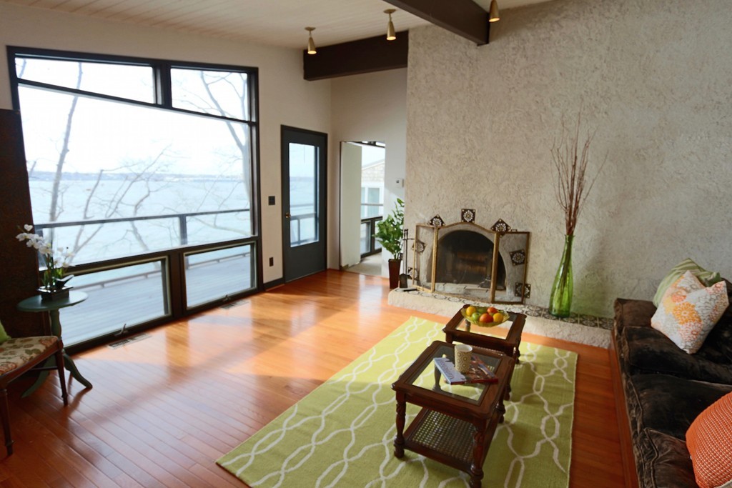 19 Neptune Road Marblehead, MA 01945 - Photo 5 of 16 a living room with furniture