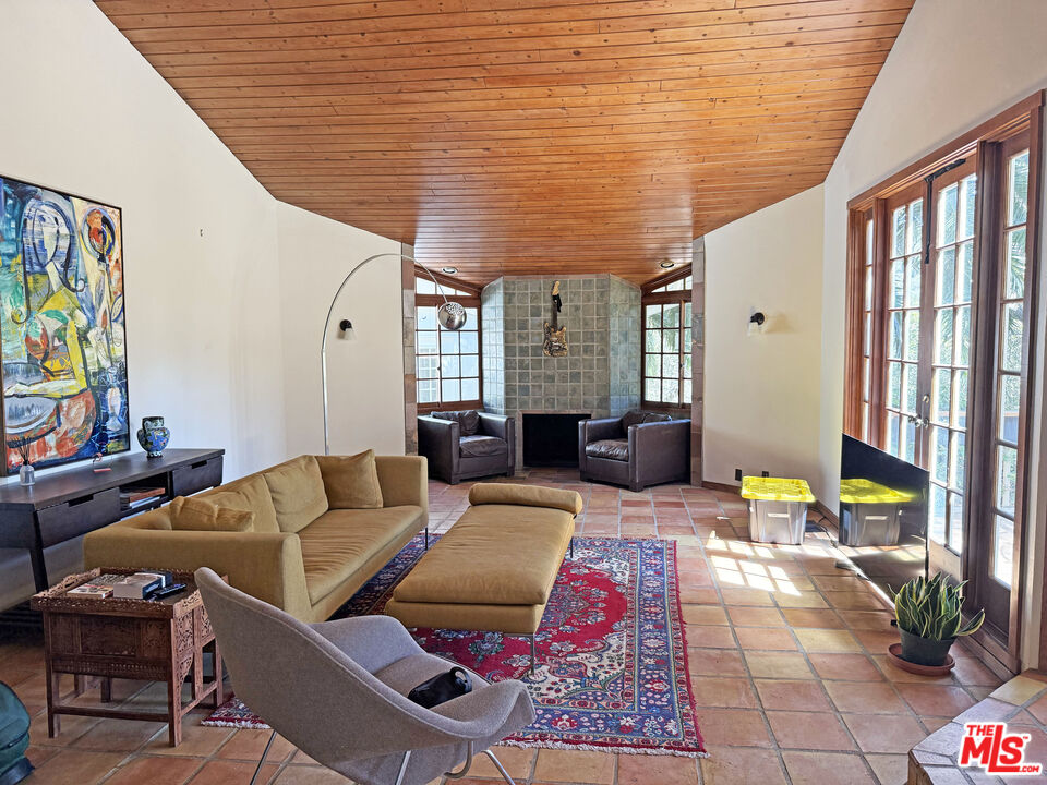 1823 Old Ranch Road Los Angeles, CA 90049 - Photo 5 of 12 Gallery Image 5