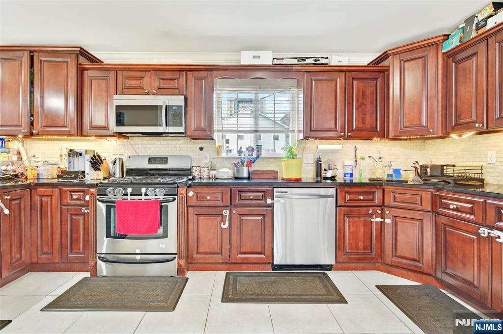 286 James Street Hackensack, NJ 07601 - Photo 16 of 50