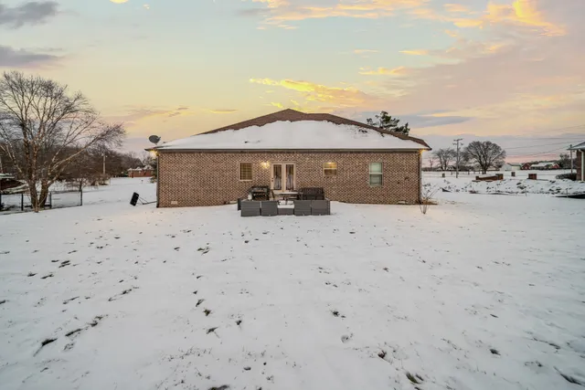 $489,000 | 1934 Hygeia Road, Greenbrier, TN 37073