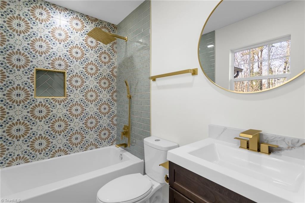 1222 Kensington Drive High Point, NC 27262 - Photo 14 of 35