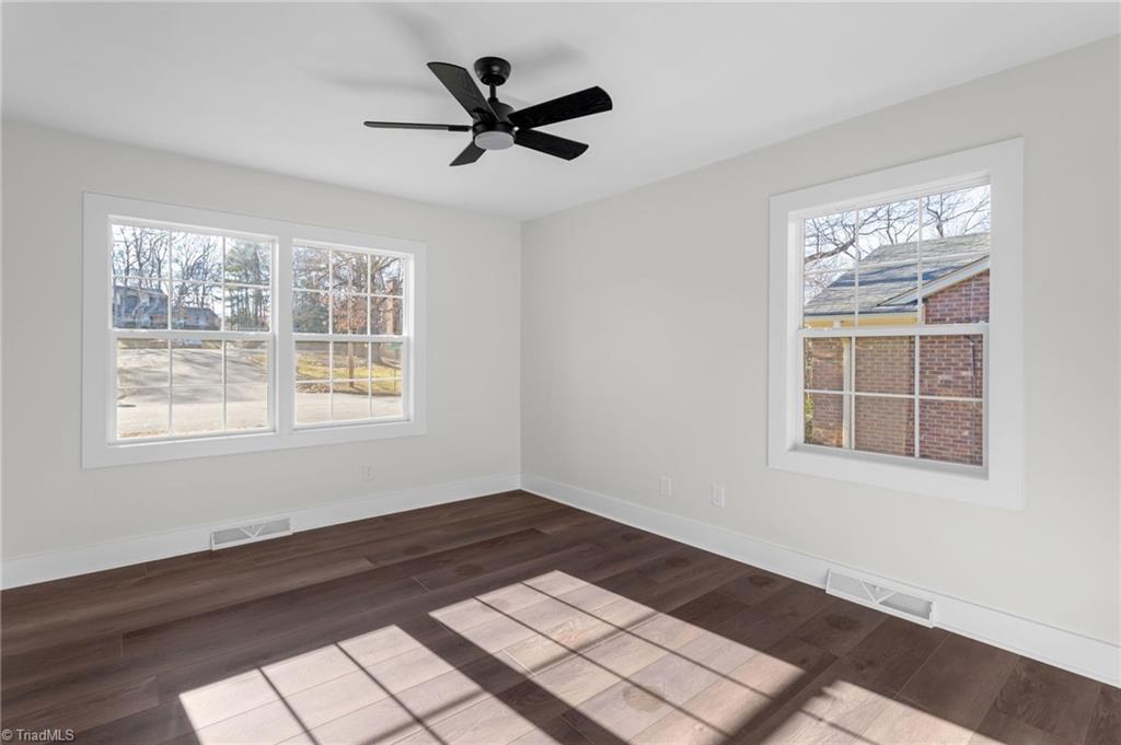 1222 Kensington Drive High Point, NC 27262 - Photo 25 of 35