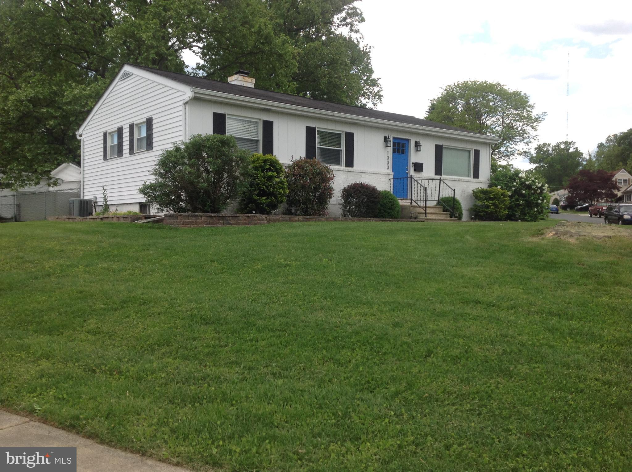 1333 Westburn Road Baltimore, MD 21228 - Photo 2 of 32 Spacious Corner Lot