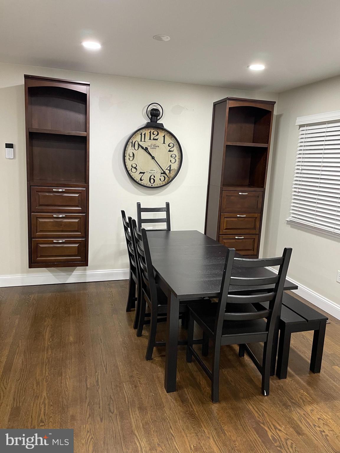 1333 Westburn Road Baltimore, MD 21228 - Photo 12 of 32 Wall units convey