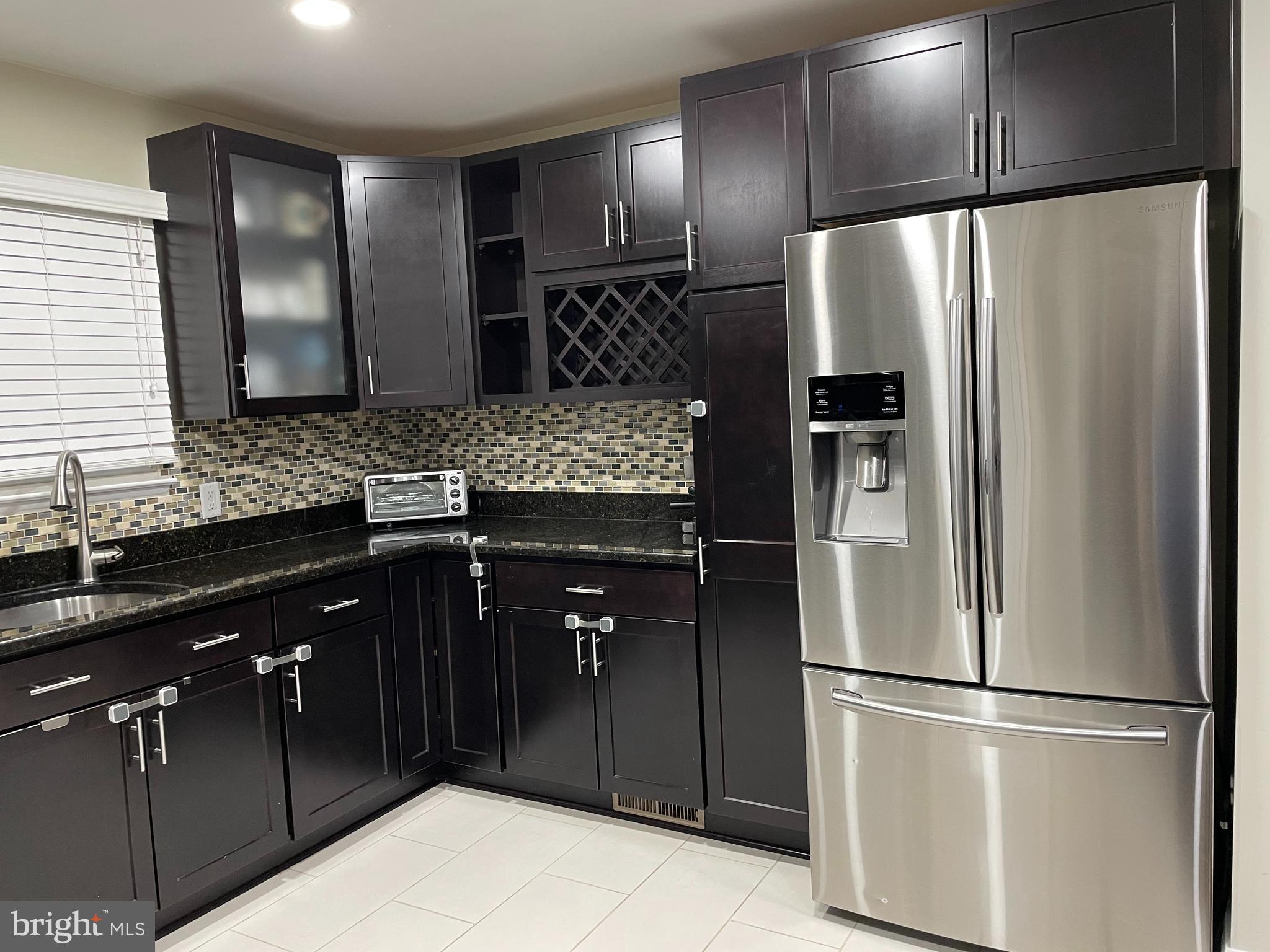 1333 Westburn Road Baltimore, MD 21228 - Photo 14 of 32 Granite Countertops