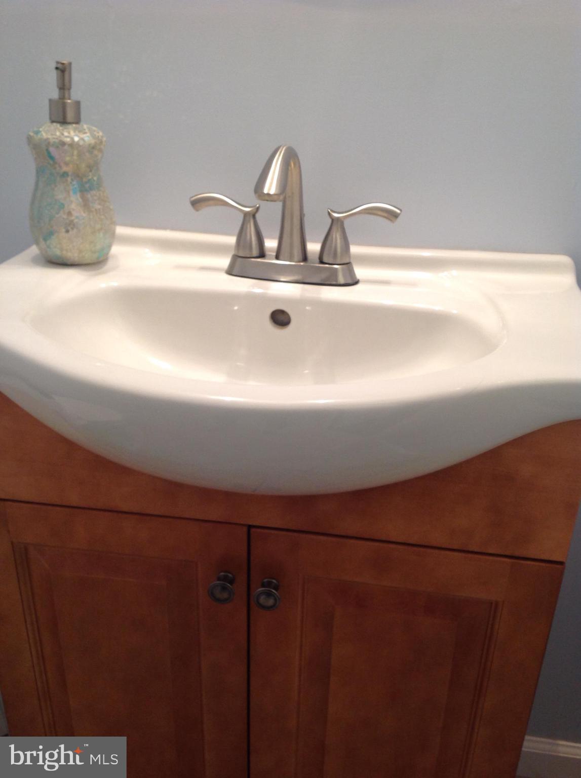 1333 Westburn Road Baltimore, MD 21228 - Photo 30 of 32 Nice wood vanity base