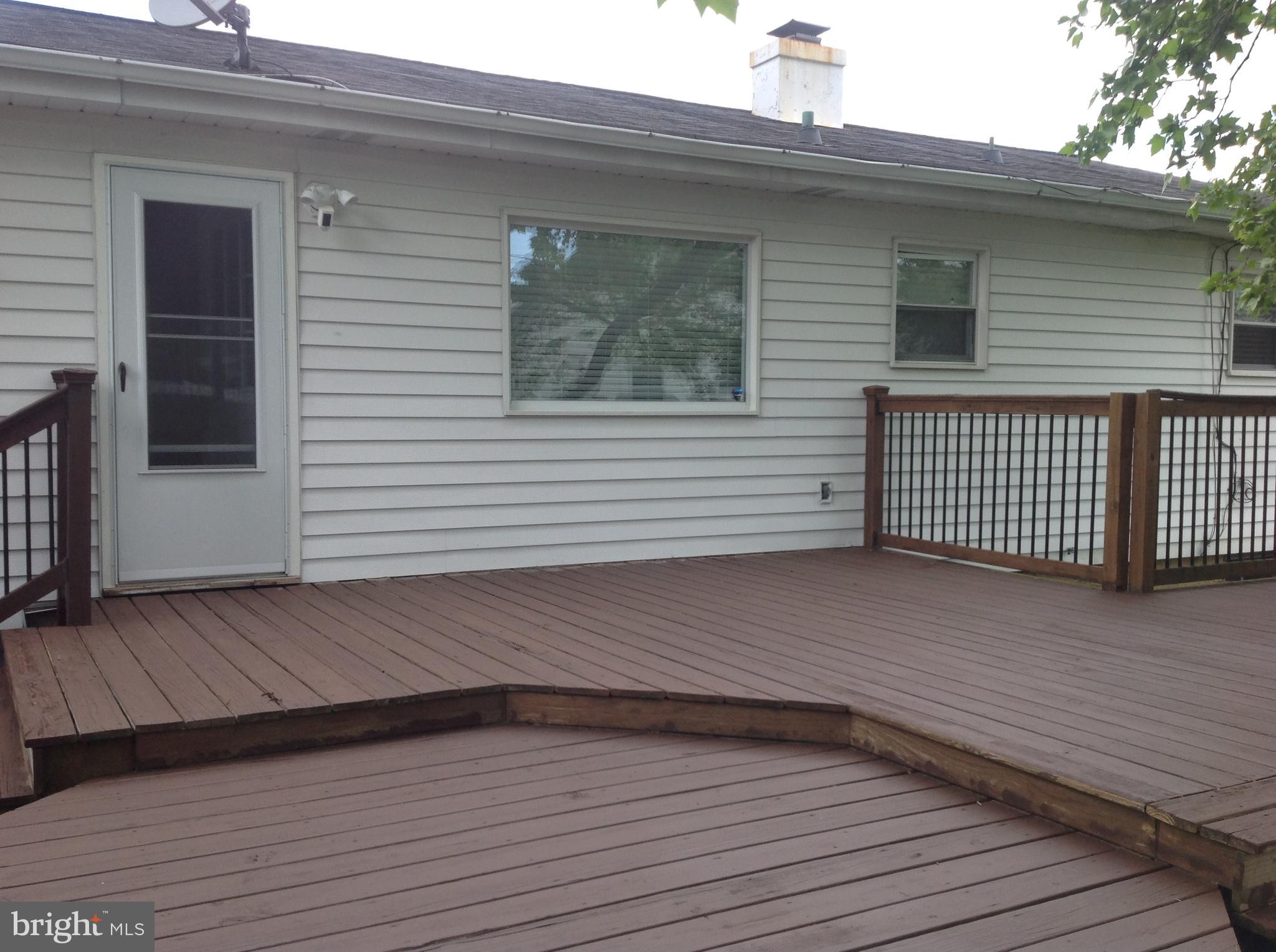 1333 Westburn Road Baltimore, MD 21228 - Photo 5 of 32 Two tier deck from kitchen door