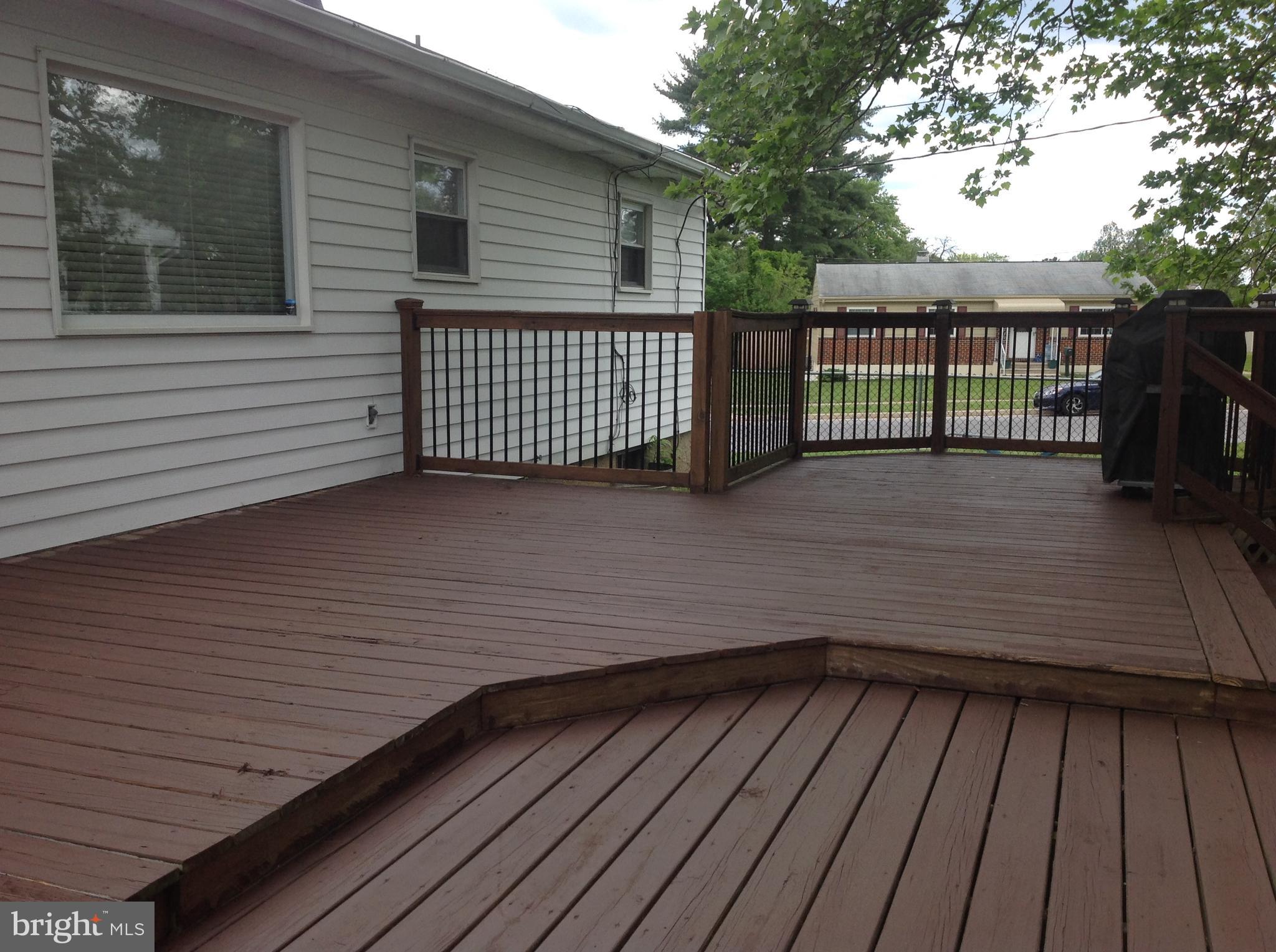 1333 Westburn Road Baltimore, MD 21228 - Photo 6 of 32 Plenty of grilling and gathering space on deck