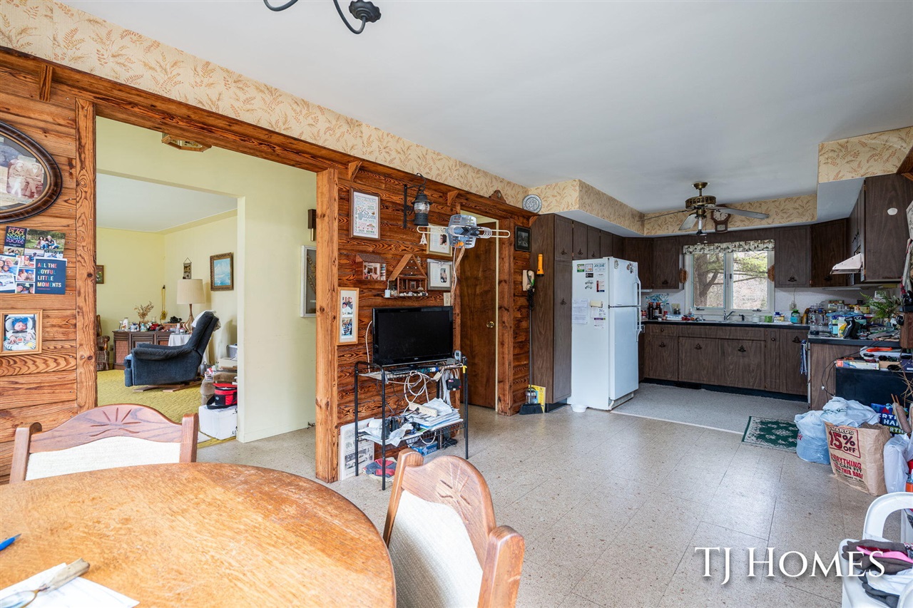 5818 East Sternberg Road Fruitport, MI 49415 - Photo 12 of 45