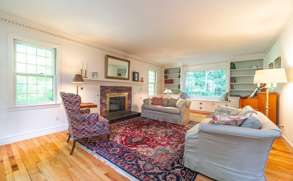 84 Greenwich Road East Longmeadow, MA 01028 - Photo 4 of 37