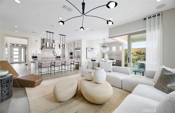 $1,882,790 | 11808 Canoga Avenue, Chatsworth, CA 91311