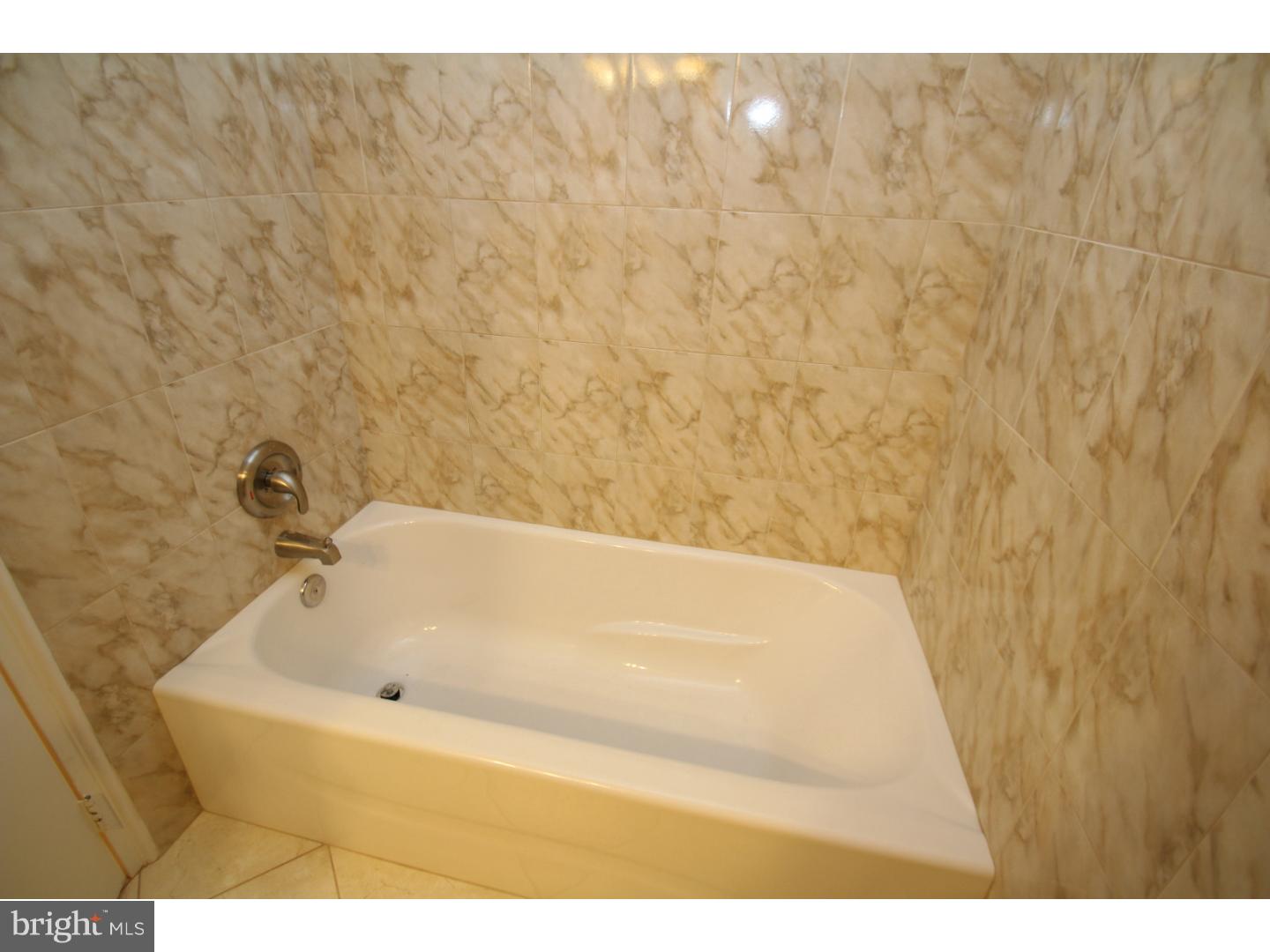 441 Tomlinson Road, Unit E16 Philadelphia, PA 19116 - Photo 9 of 17