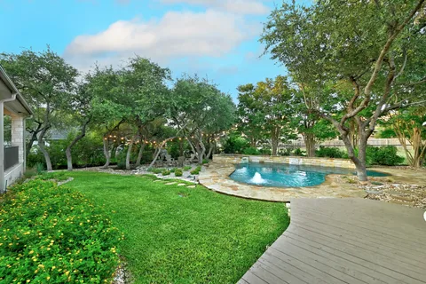 $850,000 | 806 Overlook Bend, Leander, TX 78641