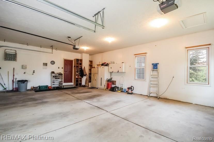 2813 Black Eagle Ridge Howell, MI 48843 - Photo 35 of 61 036-2987389-small.jpg