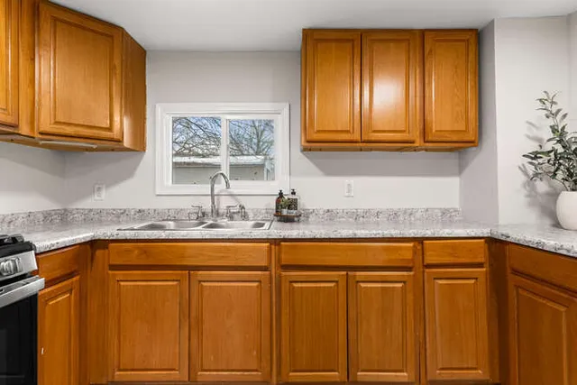 $150,000 | 607 North James Street, Champaign, IL 61821