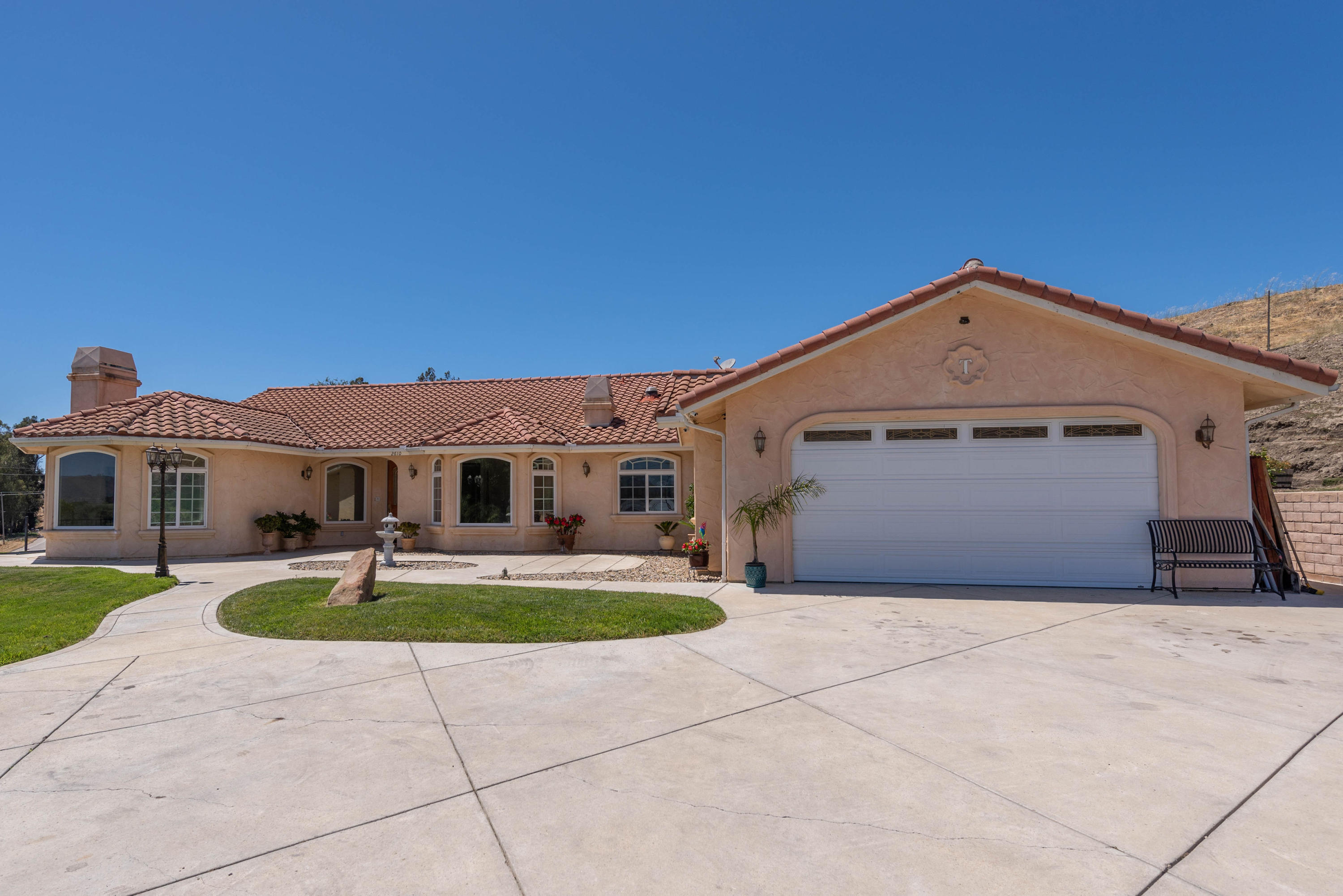 2610 Le Valley Road Lompoc, CA 93436 - Photo 3 of 39 front le valley 2
