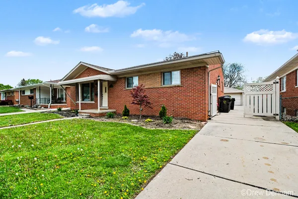 $279,900 | 1797 Newman Street, Trenton, MI 48183