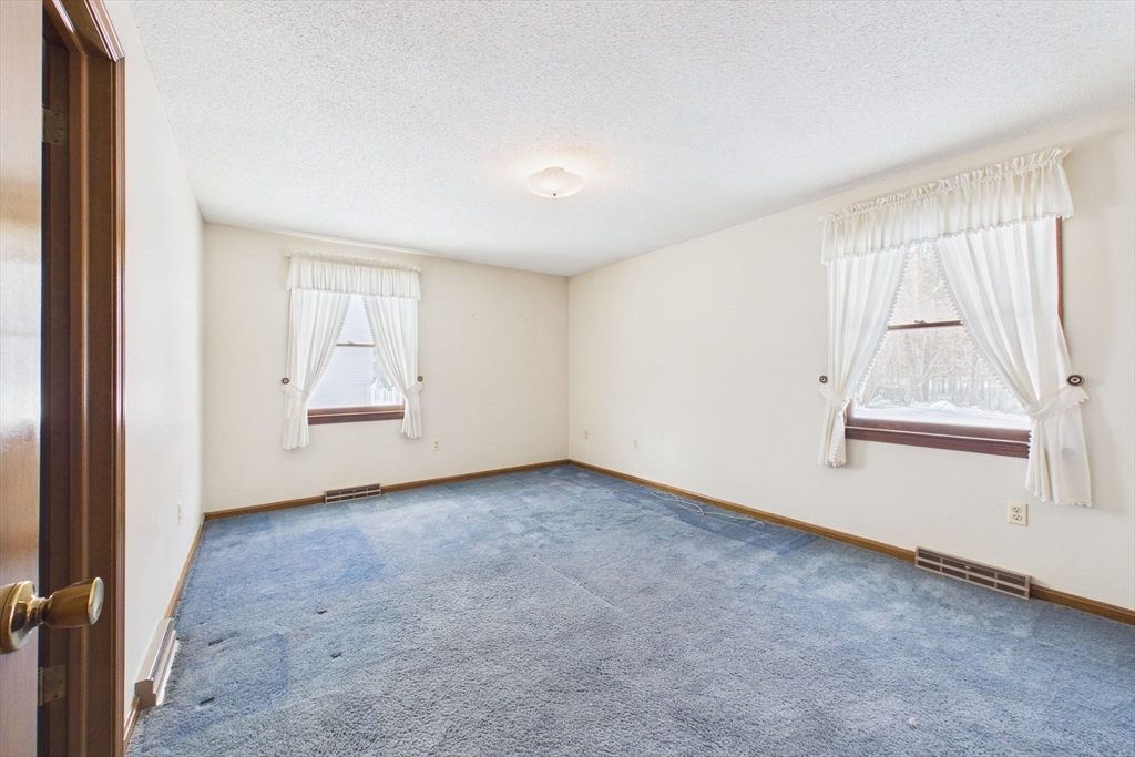 16 Sesame Drive Chicopee, MA 01020 - Photo 22 of 37