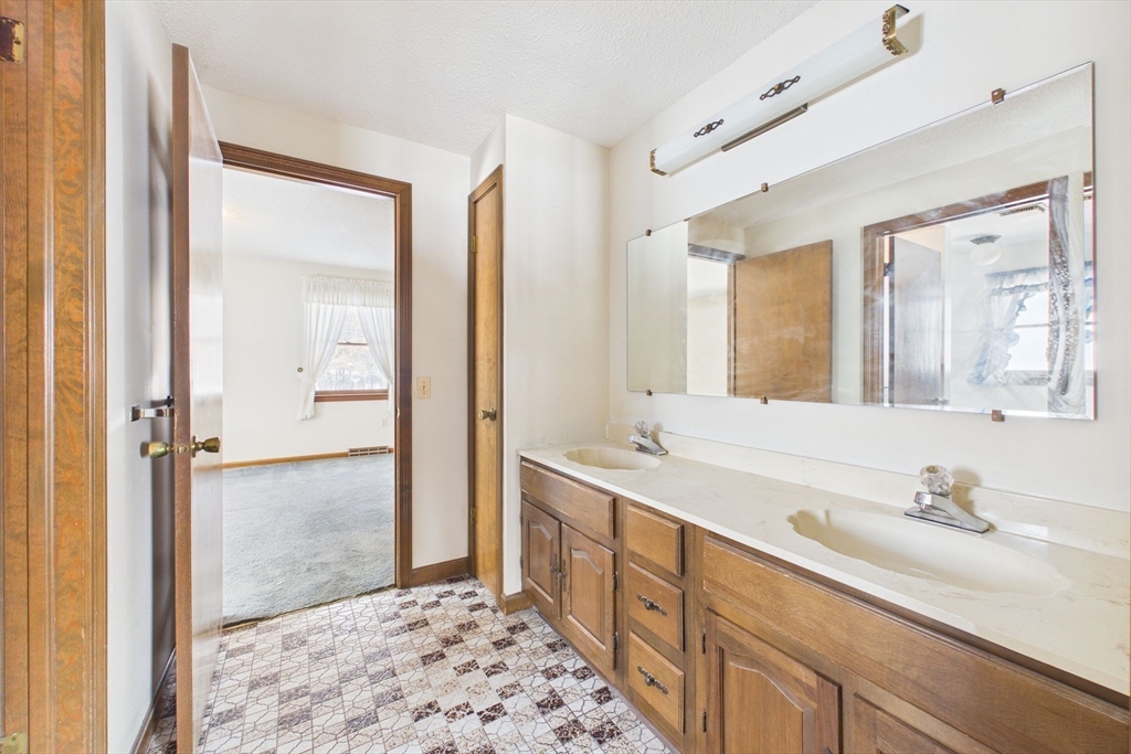 16 Sesame Drive Chicopee, MA 01020 - Photo 29 of 37