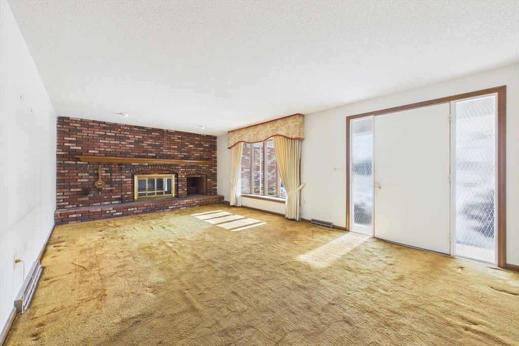 16 Sesame Drive Chicopee, MA 01020 - Photo 9 of 37