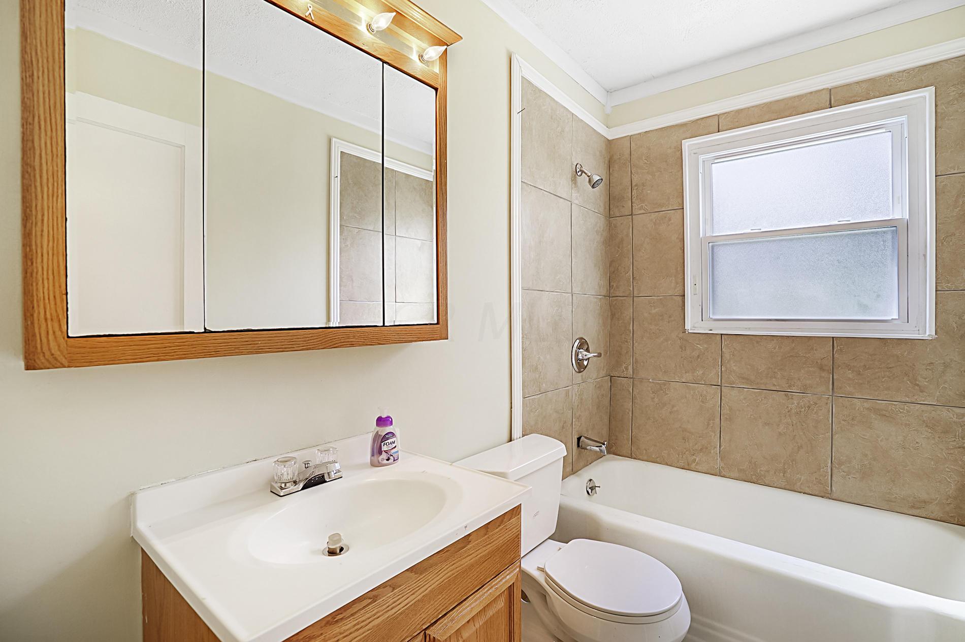 1048 South Hampton Road Columbus, OH 43227 - Photo 16 of 26 Gallery Image 16