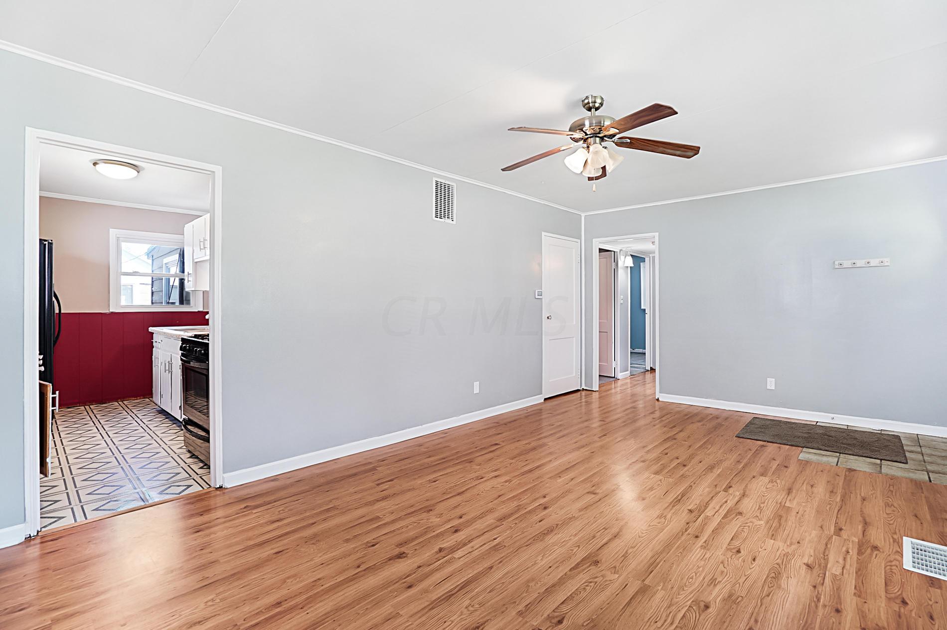 1048 South Hampton Road Columbus, OH 43227 - Photo 3 of 26 Gallery Image 3