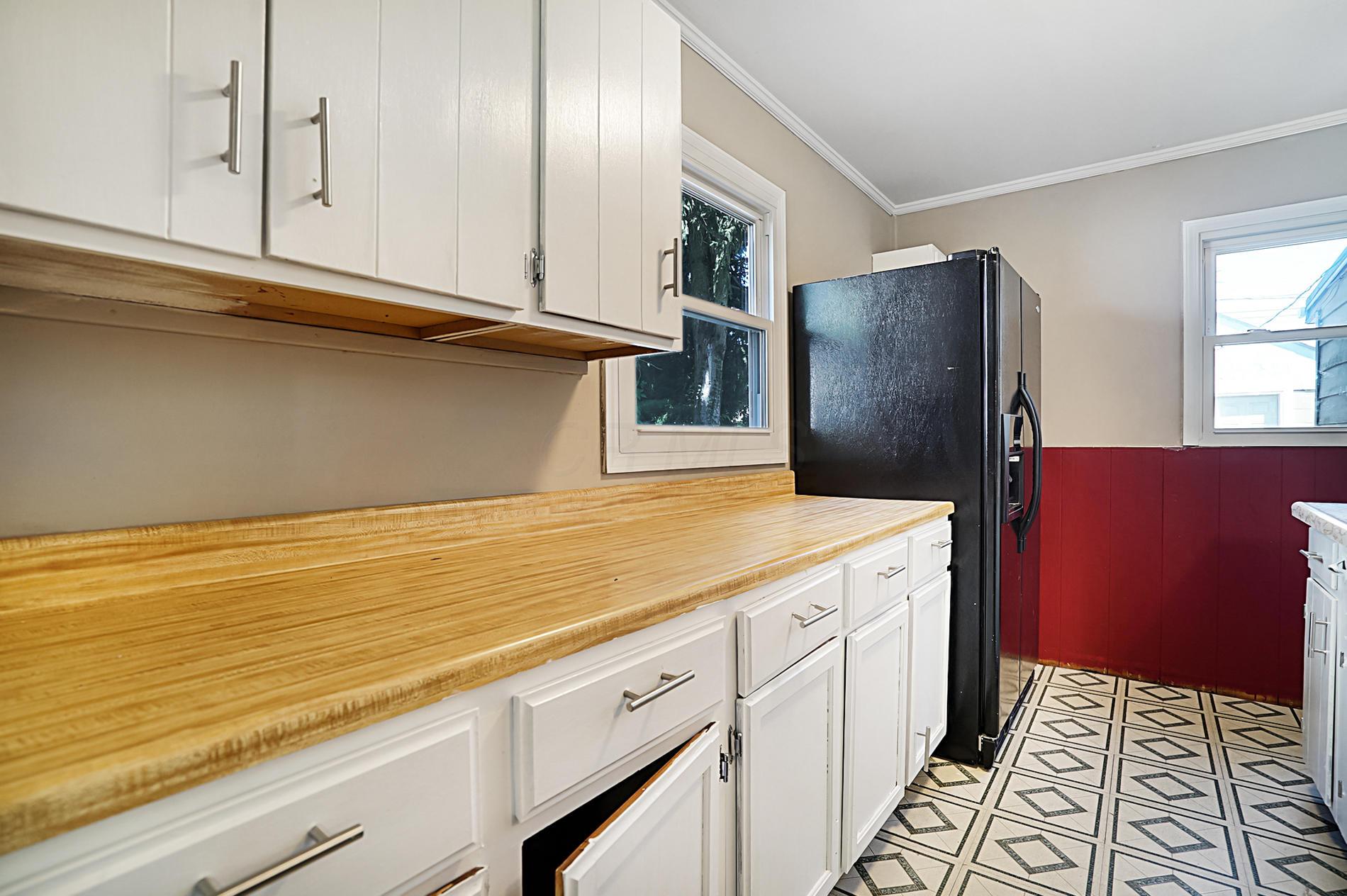 1048 South Hampton Road Columbus, OH 43227 - Photo 7 of 26 Gallery Image 7