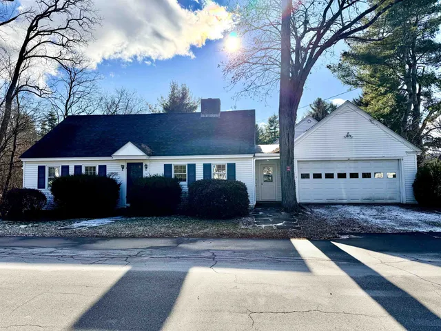 $695,000 | 10 On The Common, Lyme, NH 03768