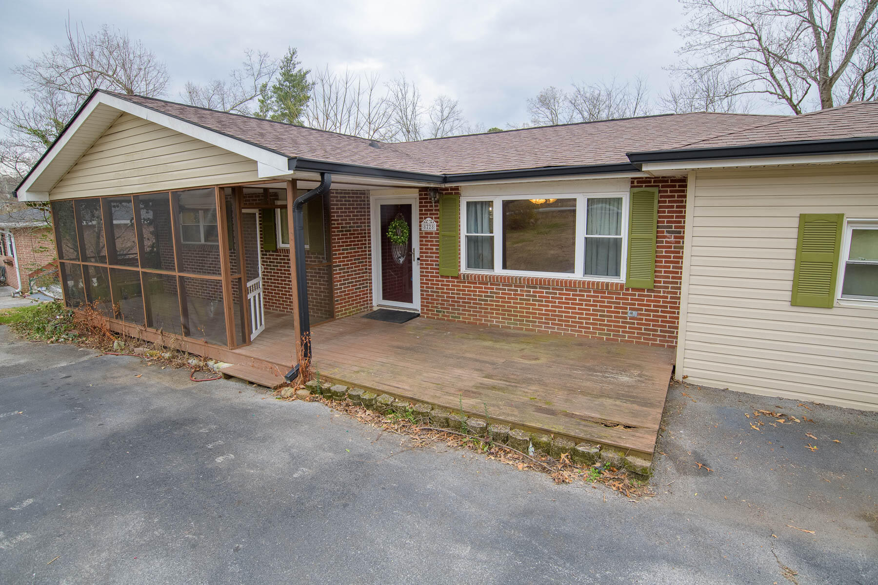 8228 Pine Ridge Road Ooltewah, TN 37363 - Photo 2 of 21 850_5013-HDR