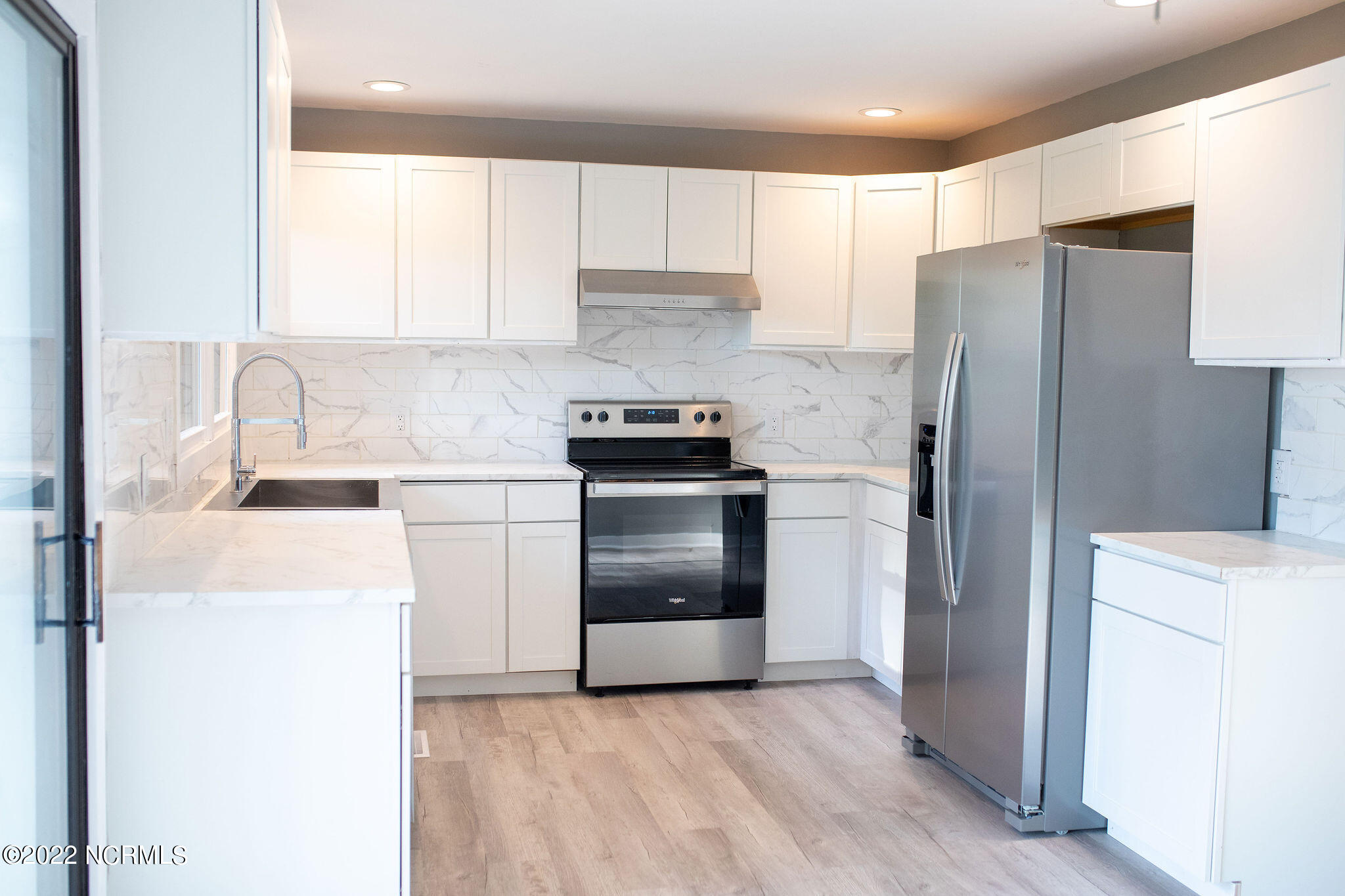 616 Girl Scout Road Kinston, NC 28501 - Photo 5 of 14 Kitchen