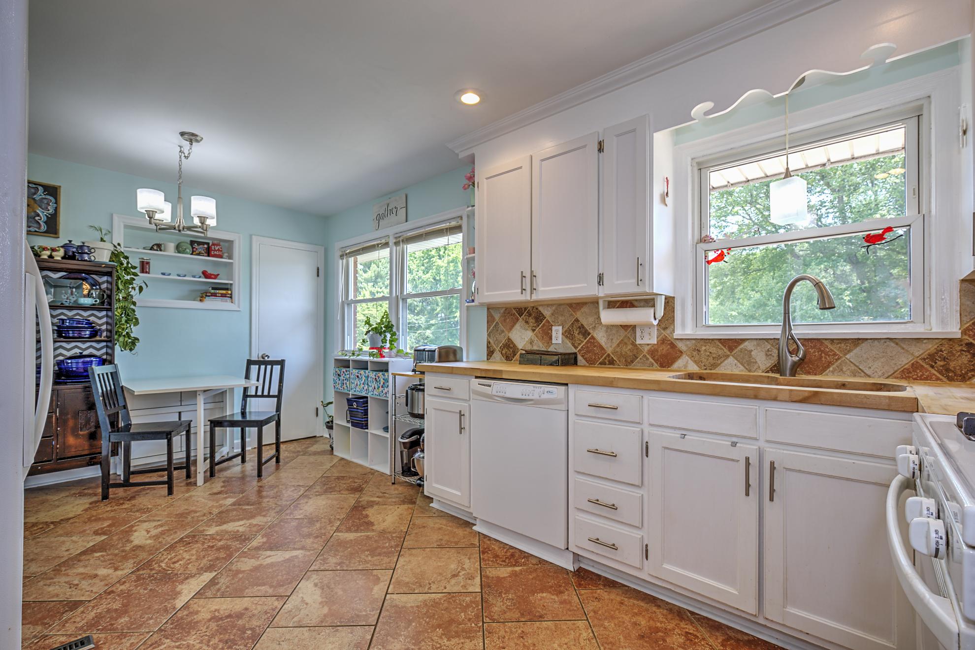 4417 Florist Road Roanoke, VA 24012 - Photo 3 of 28 Upper kitchen