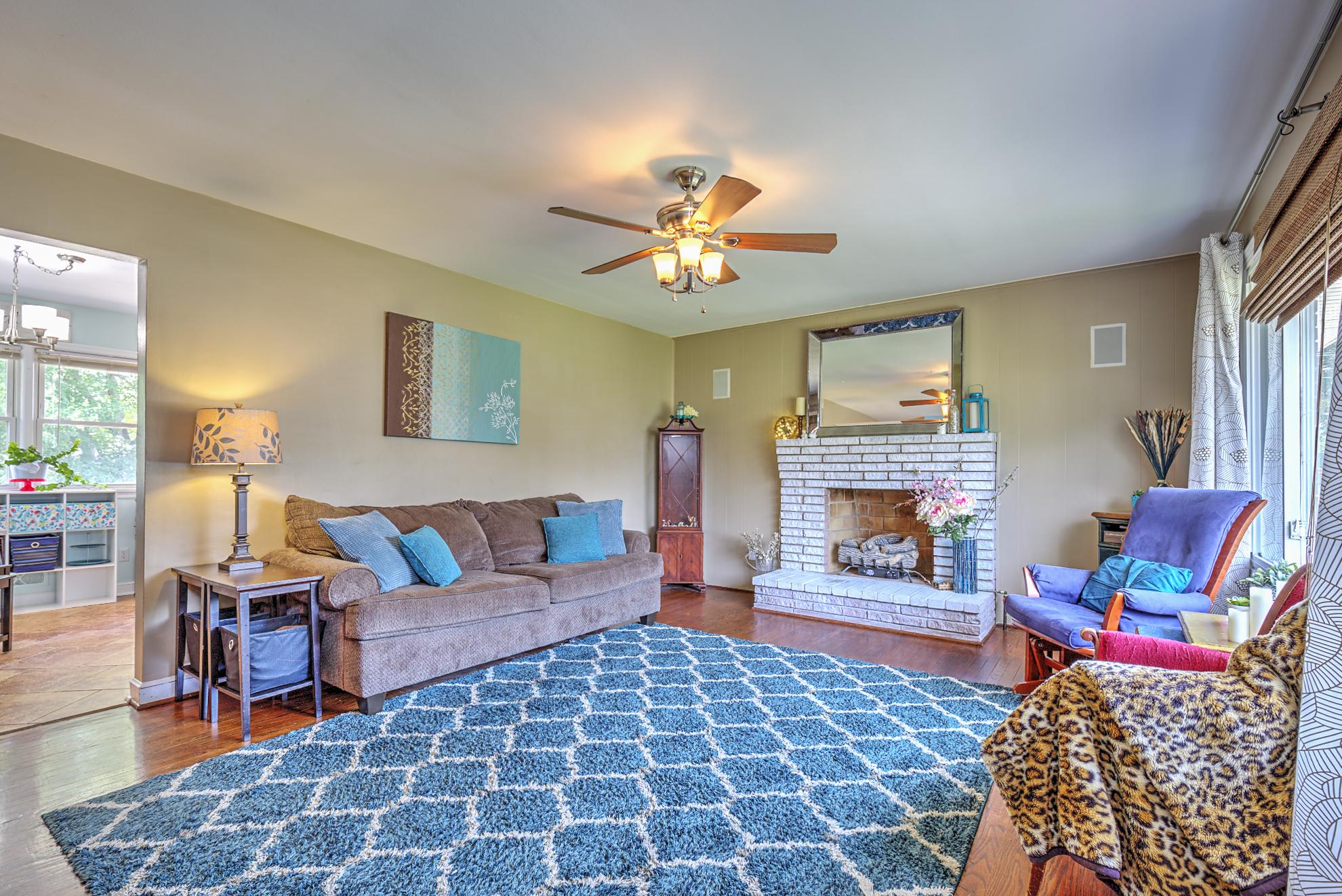 4417 Florist Road Roanoke, VA 24012 - Photo 7 of 28 Living Room
