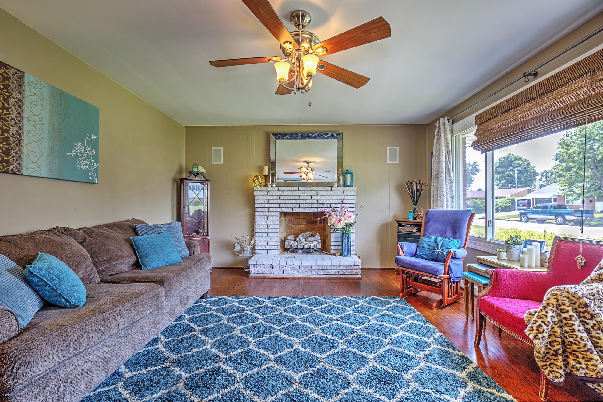 4417 Florist Road Roanoke, VA 24012 - Photo 8 of 28 Living Room