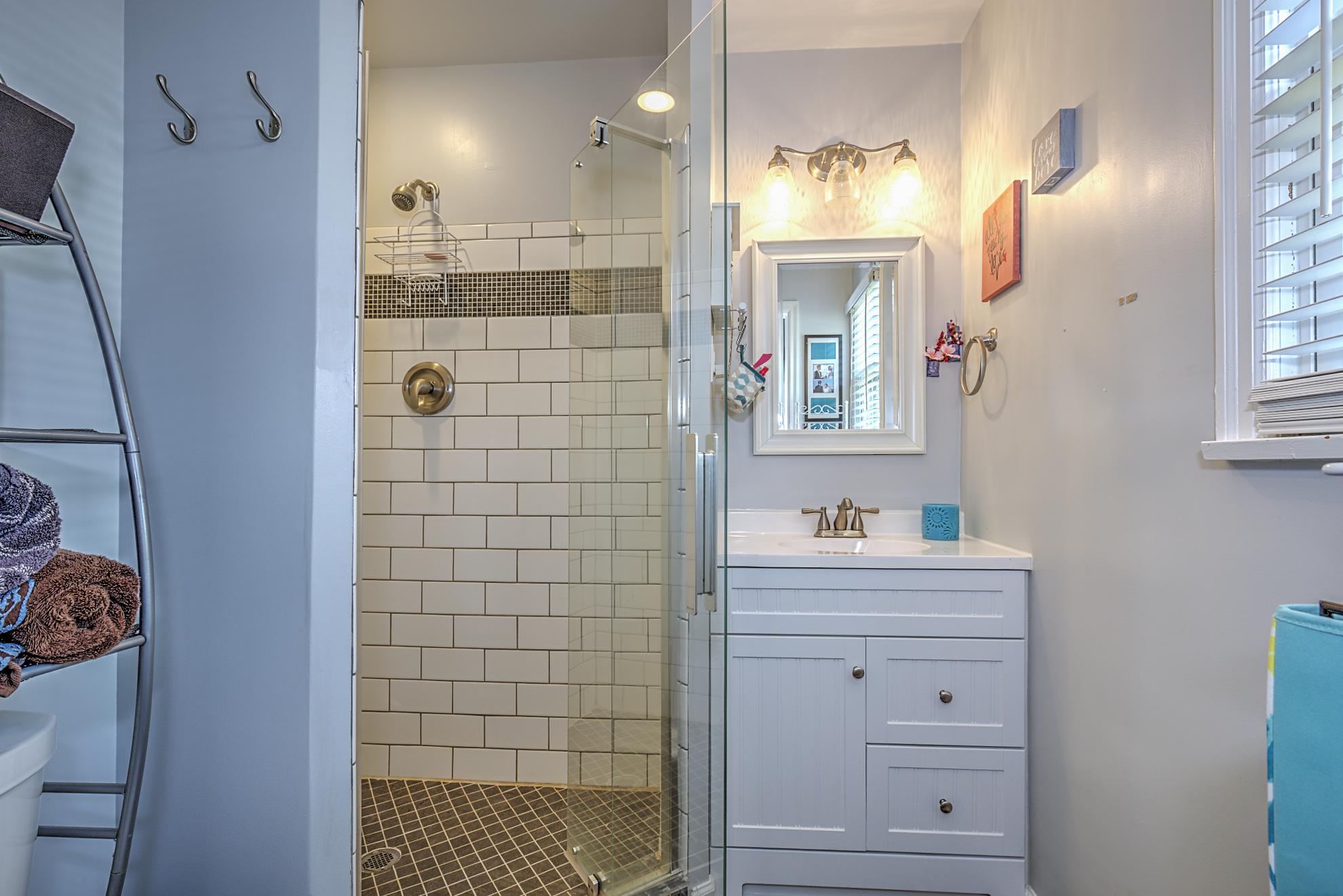 4417 Florist Road Roanoke, VA 24012 - Photo 10 of 28 Master Bath - Upper