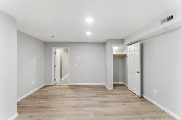 $2,300 | 4 Dover Circle, Newtown, CT 06470