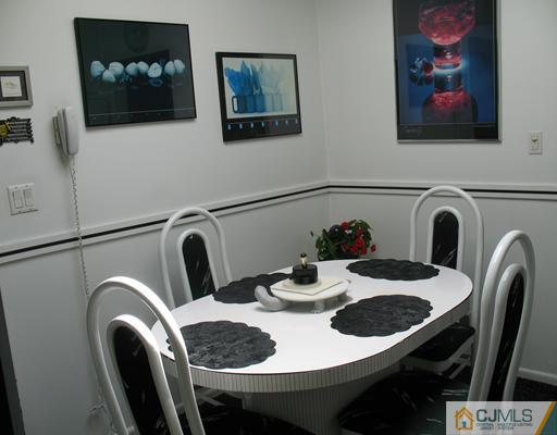 13 Tompkins Road East Brunswick, NJ 08816 - Photo 4 of 11 Gallery Image 4