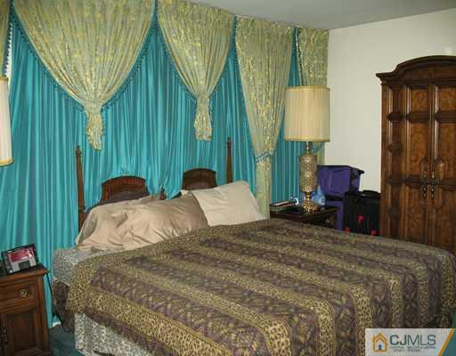 13 Tompkins Road East Brunswick, NJ 08816 - Photo 9 of 11 Gallery Image 9