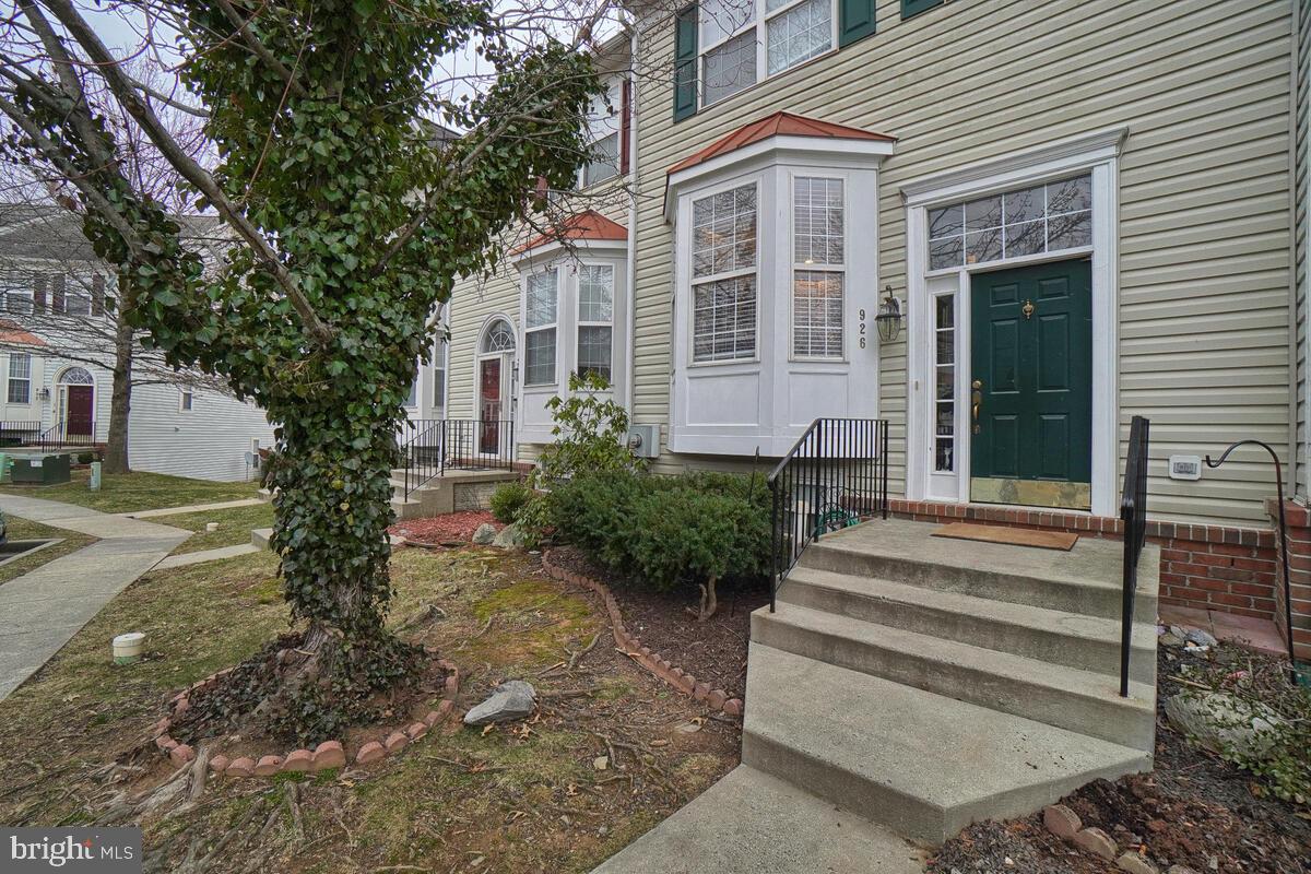 926 Mosby Drive Frederick, MD 21701 - Photo 2 of 50