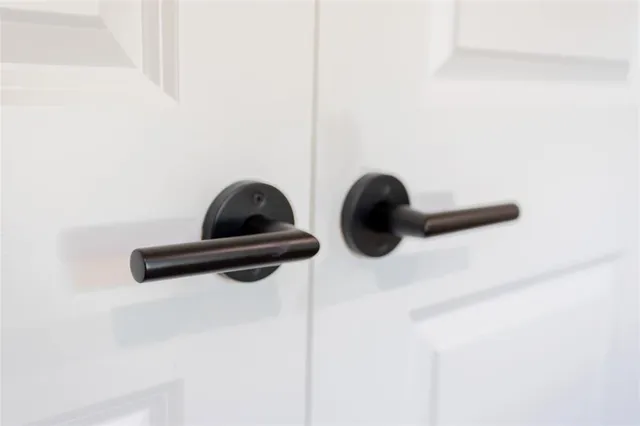 a close view of a dresser