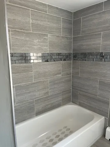 $2,300 | 17313 Lathrop Avenue, Unit 3, Hazel Crest, IL 60429