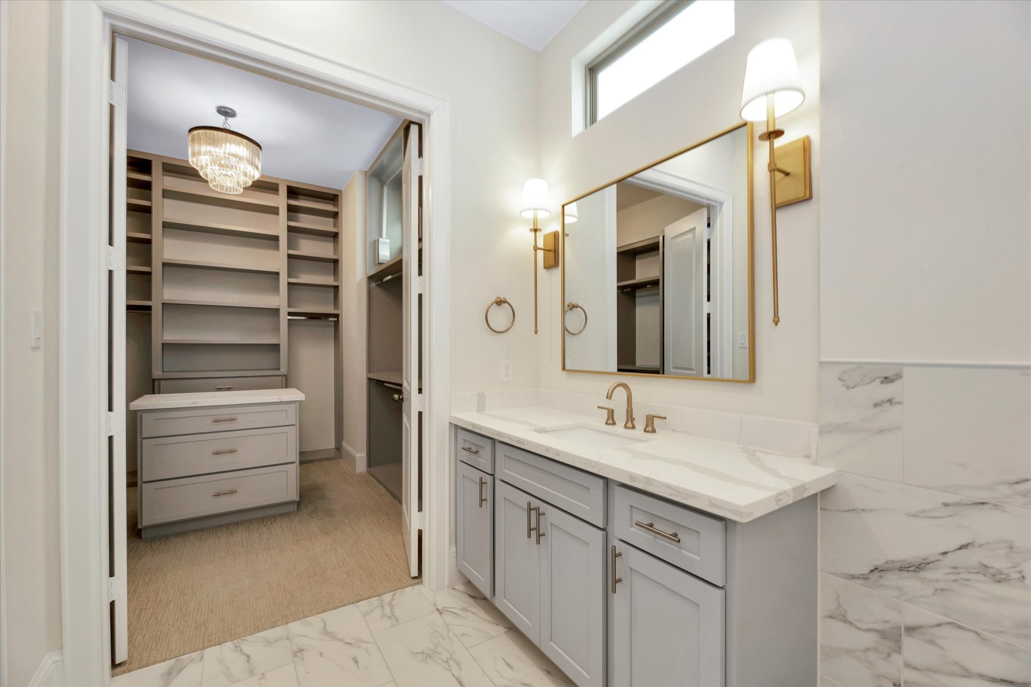 540 West 26th Street, Unit A Houston, TX 77008 - Photo 25 of 47 Custom cabinetry in the primary walk in closet. 2nd floor