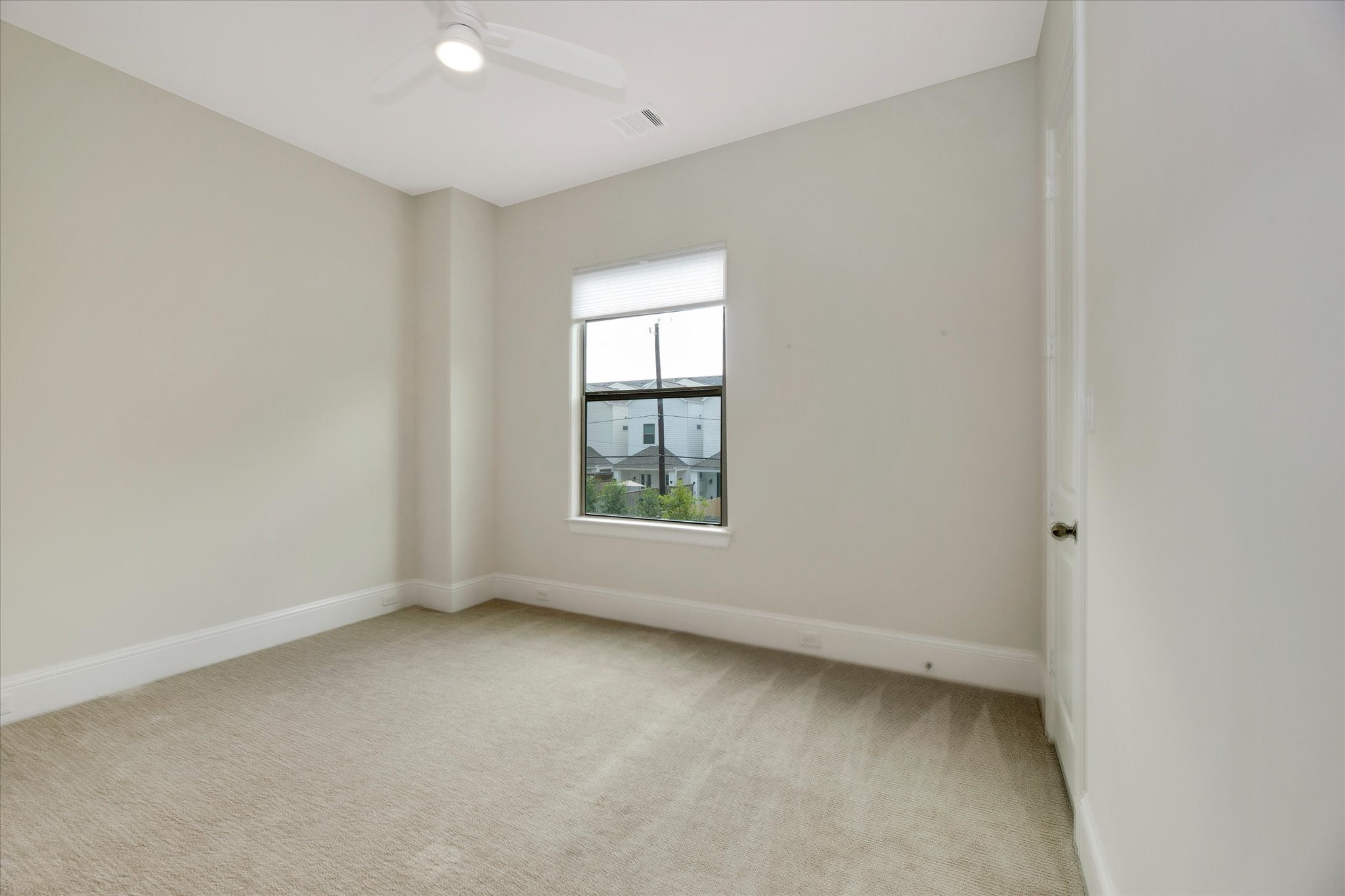 540 West 26th Street, Unit A Houston, TX 77008 - Photo 33 of 47 Secondary bedroo on the 2nd floor.