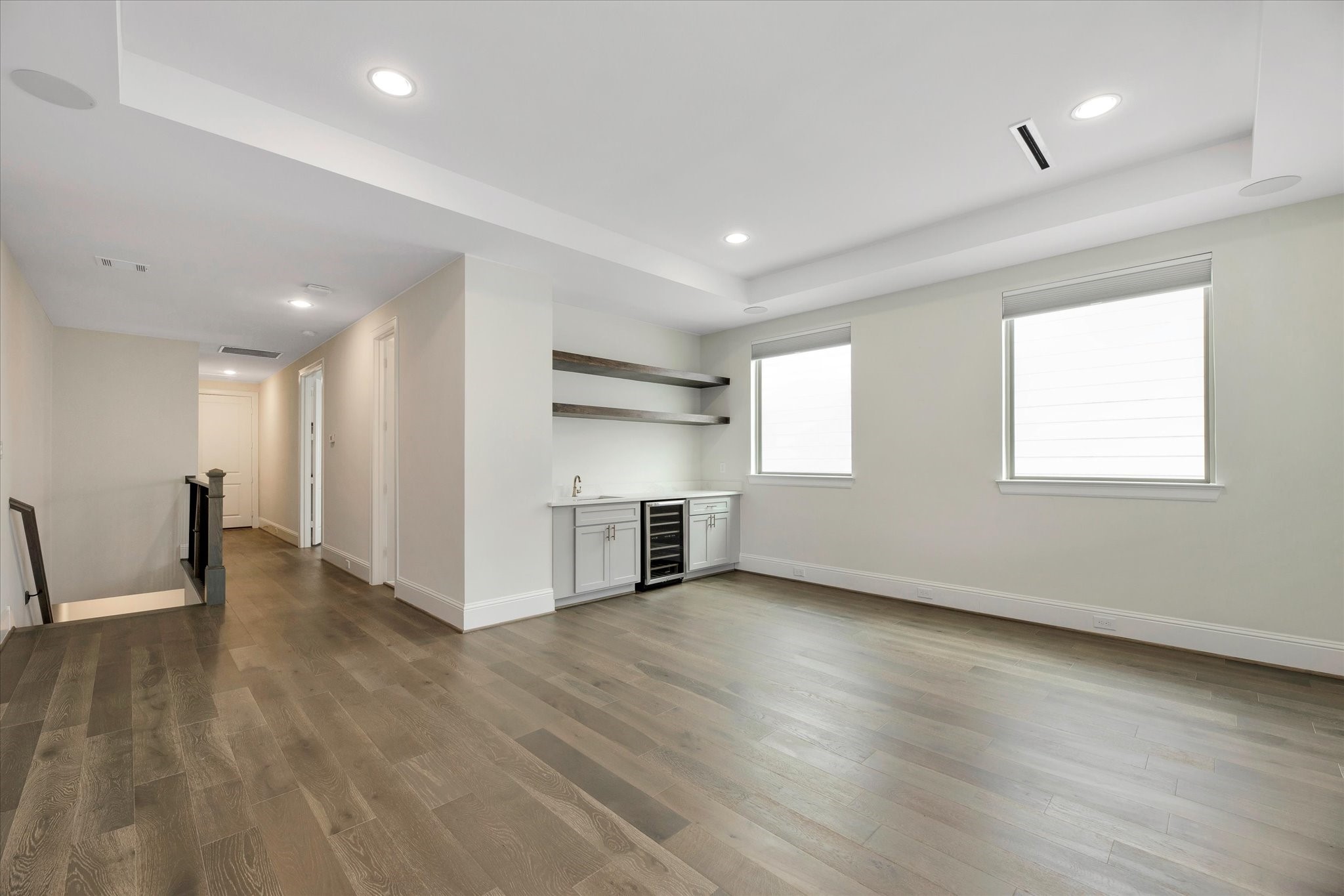 540 West 26th Street, Unit A Houston, TX 77008 - Photo 36 of 47 Third floor is totally flexible with a full bath and a wet bar and wine cooler.