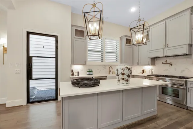 $999,500 | 540 West 26th Street, Unit A, Houston, TX 77008