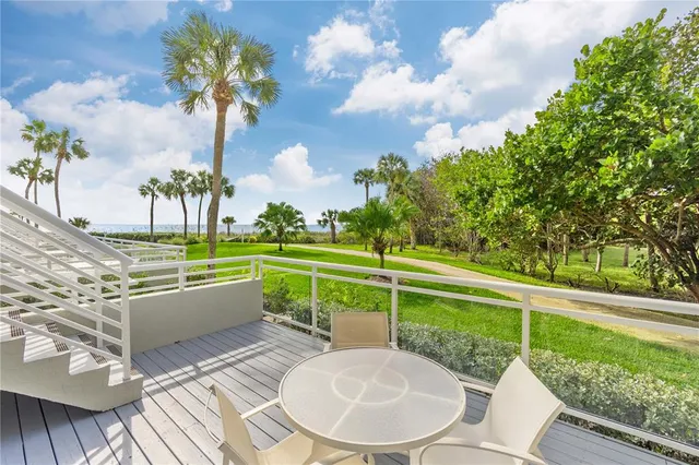 $950,000 | 240 Sands Point Road, Unit 4102, Longboat Key, FL 34228