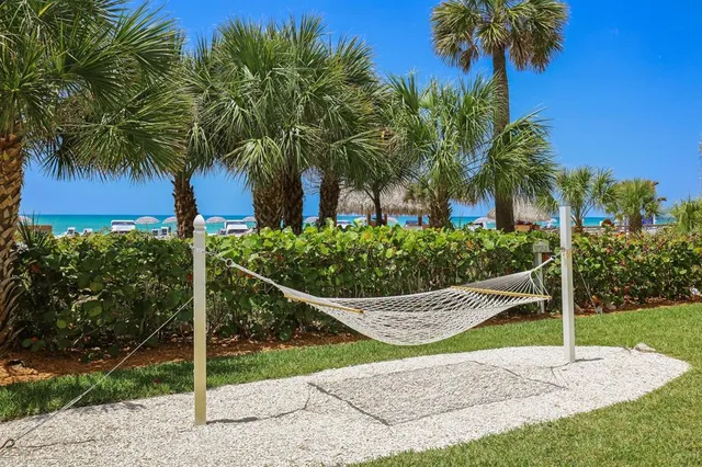 $950,000 | 240 Sands Point Road, Unit 4102, Longboat Key, FL 34228
