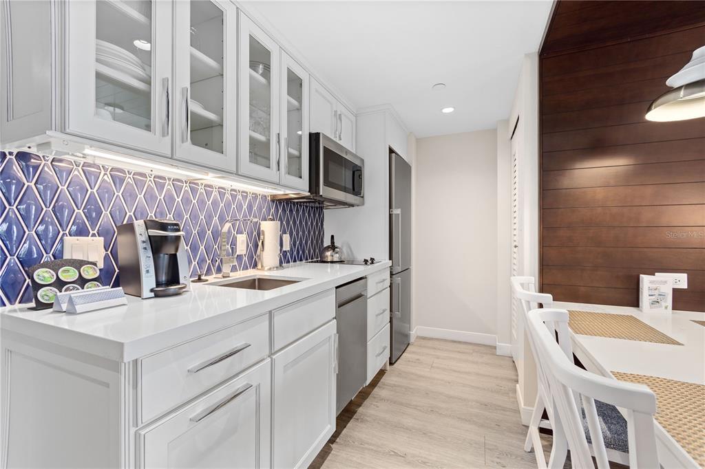 240 Sands Point Road, Unit 4102 Longboat Key, FL 34228 - Photo 6 of 38