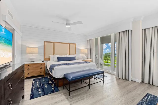 $950,000 | 240 Sands Point Road, Unit 4102, Longboat Key, FL 34228