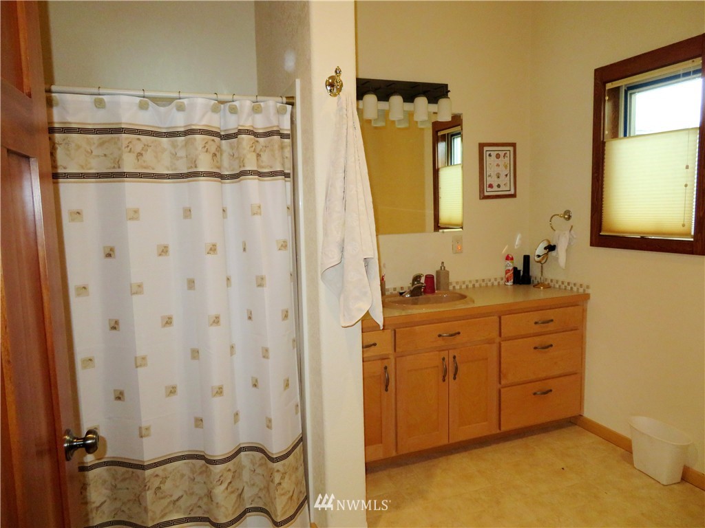 16 Julian Bay Road Republic, WA 99166 - Photo 12 of 23 Gallery Image 12