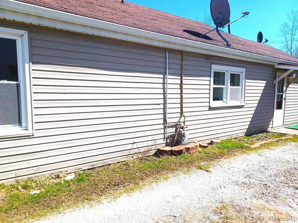 4807 Griswold Road Smiths Creek, MI 48074 - Photo 4 of 16